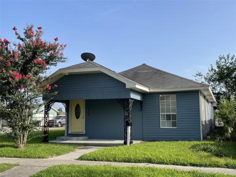 403 W Republic Avenue Baytown TX 77520