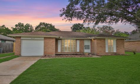 407 Bellmar Lane Friendswood TX 77546