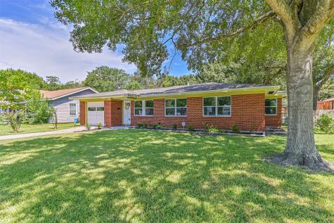 908 19th Avenue N Texas City TX 77590