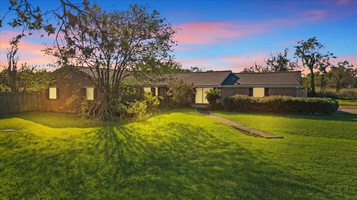 134 Creekwood Drive Freeport TX 77541