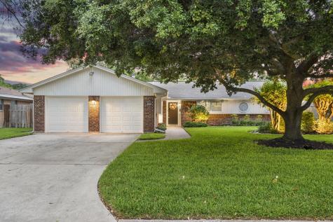 1705 Hartt Street Baytown TX 77520