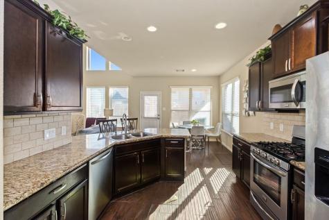 1815 Seville Manor Fresno TX 77545