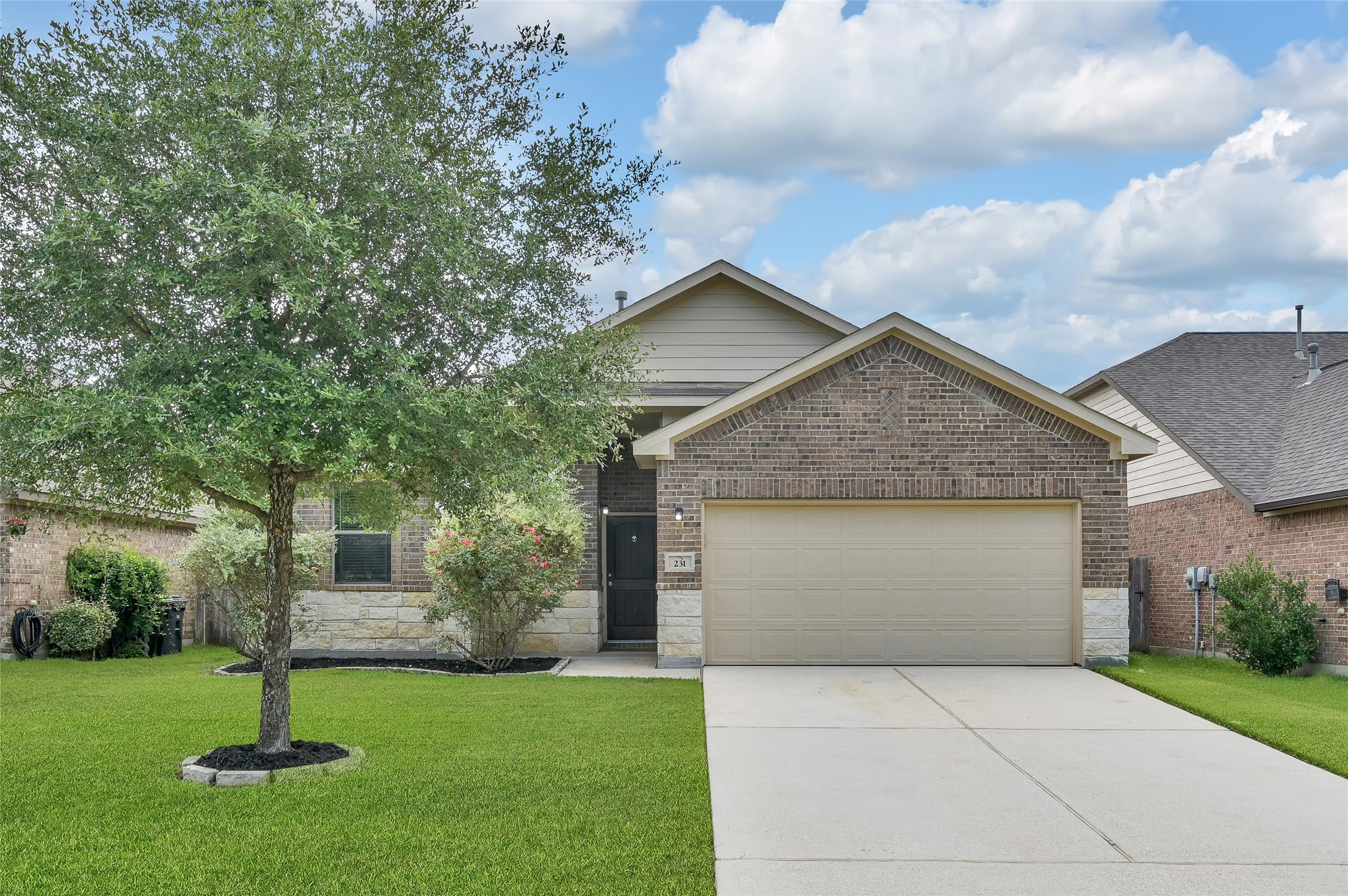 231 Country Crossing Circle Magnolia TX 77354
