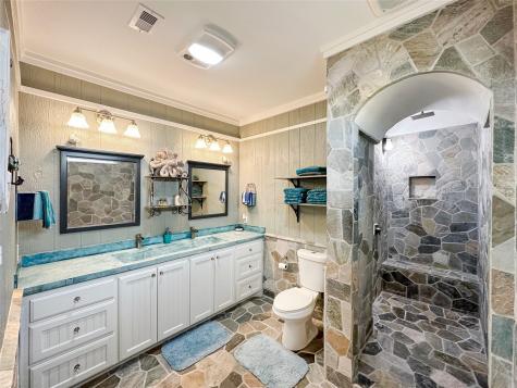 2025 Vista Drive Crystal Beach TX 77650