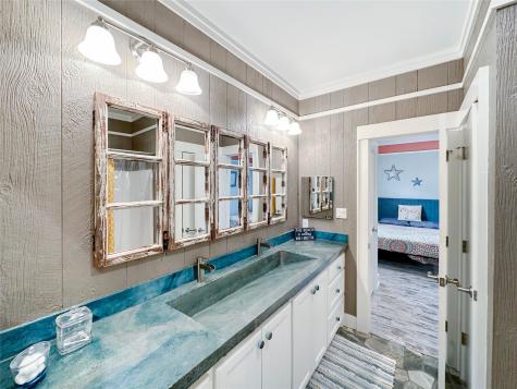 2025 Vista Drive Crystal Beach TX 77650