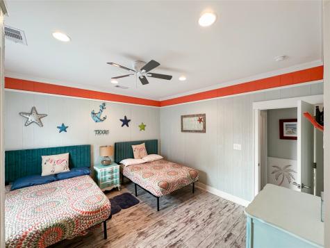 2025 Vista Drive Crystal Beach TX 77650