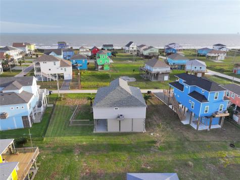 2025 Vista Drive Crystal Beach TX 77650