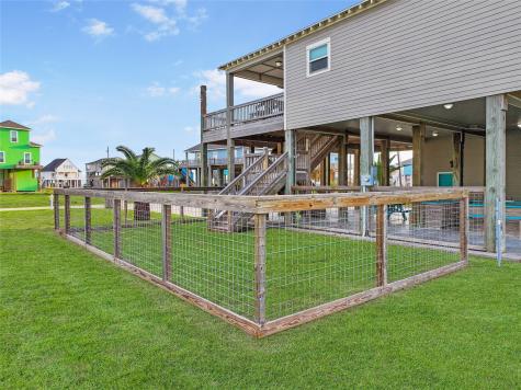 2025 Vista Drive Crystal Beach TX 77650