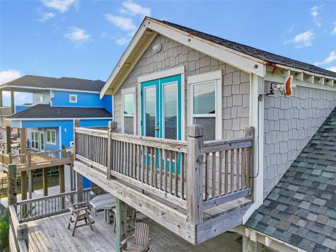 2025 Vista Drive Crystal Beach TX 77650
