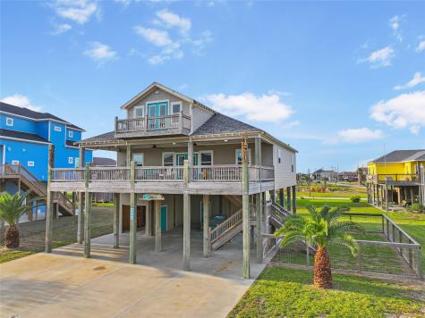 2025 Vista Drive Crystal Beach TX 77650