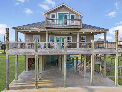 2025 Vista Drive Crystal Beach TX 77650