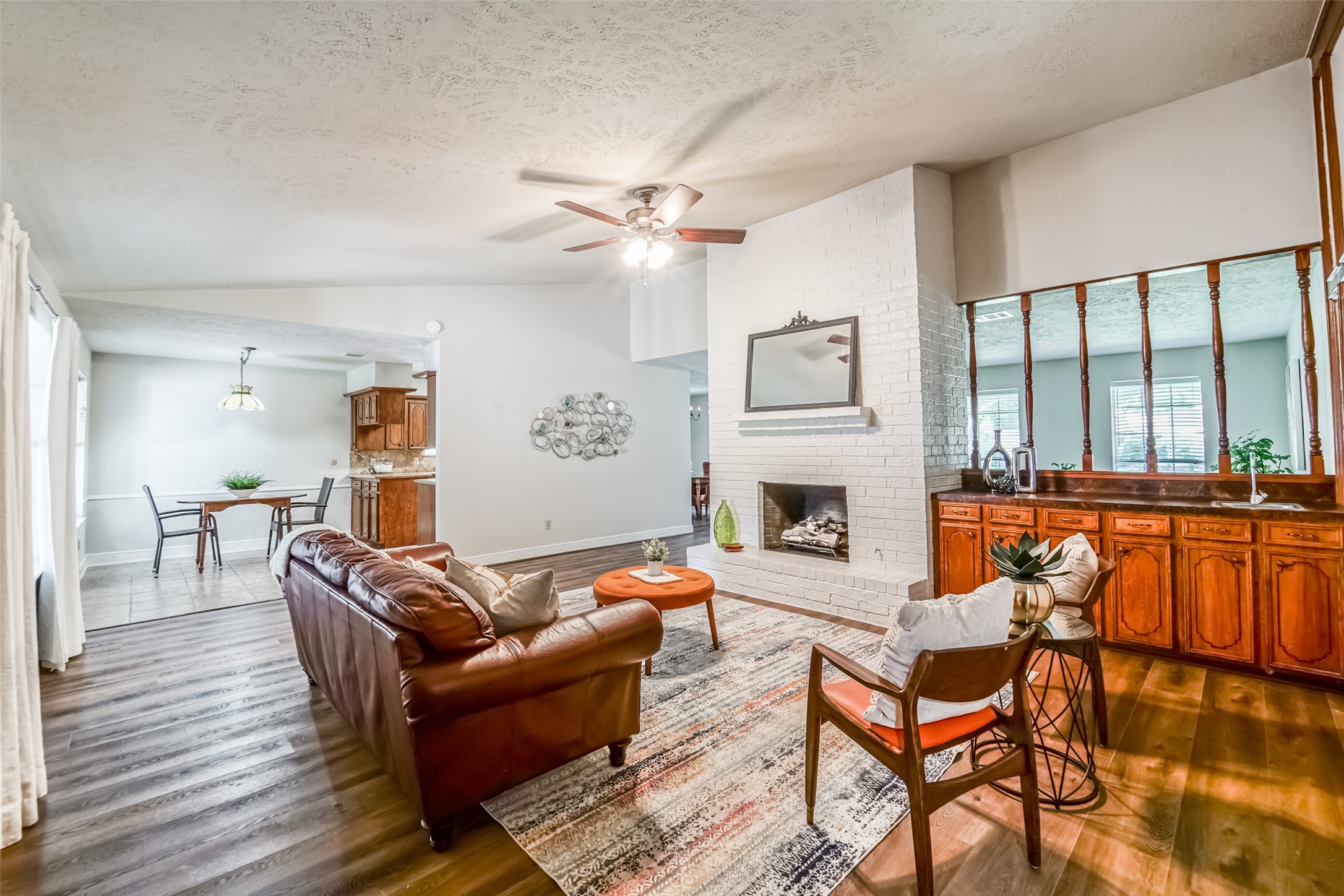 504 Williamsburg Circle Friendswood TX 77546