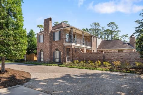11 Sleepy Oaks Circle Houston TX 77024