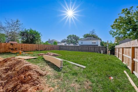 15821 Beechnut Street Houston TX 77083