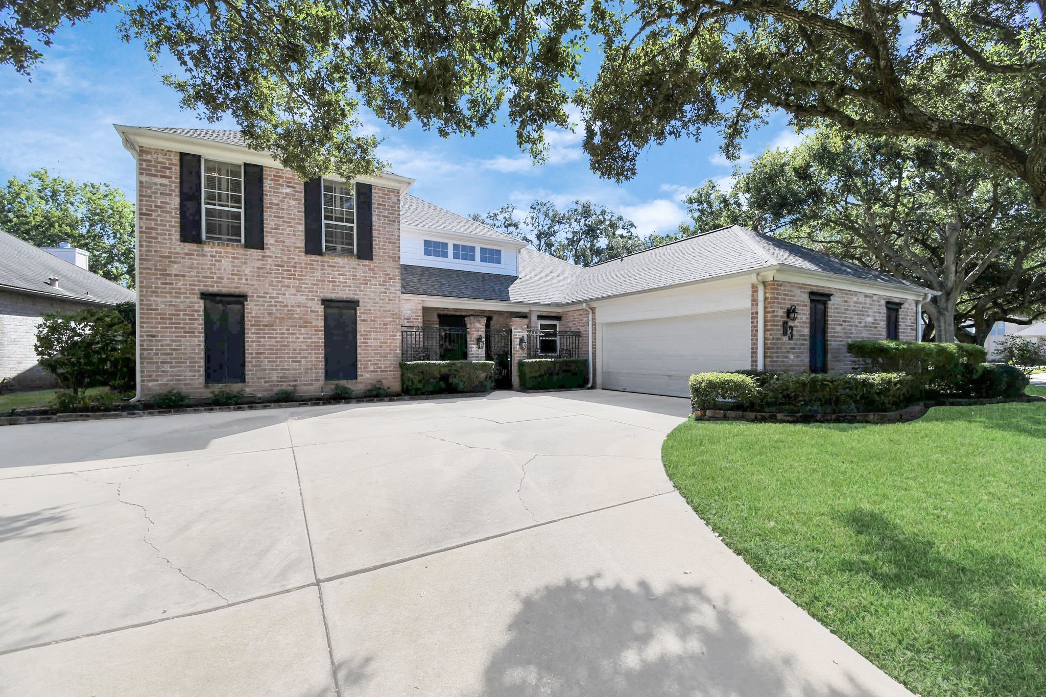 63 Crestwood Circle Sugar Land TX 77478