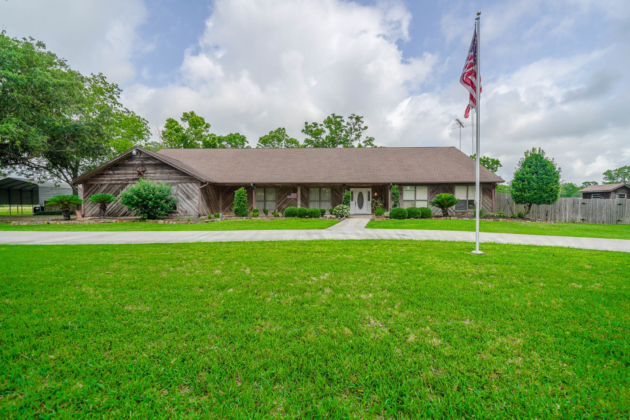 3530 County Road 580 West Columbia TX 77486