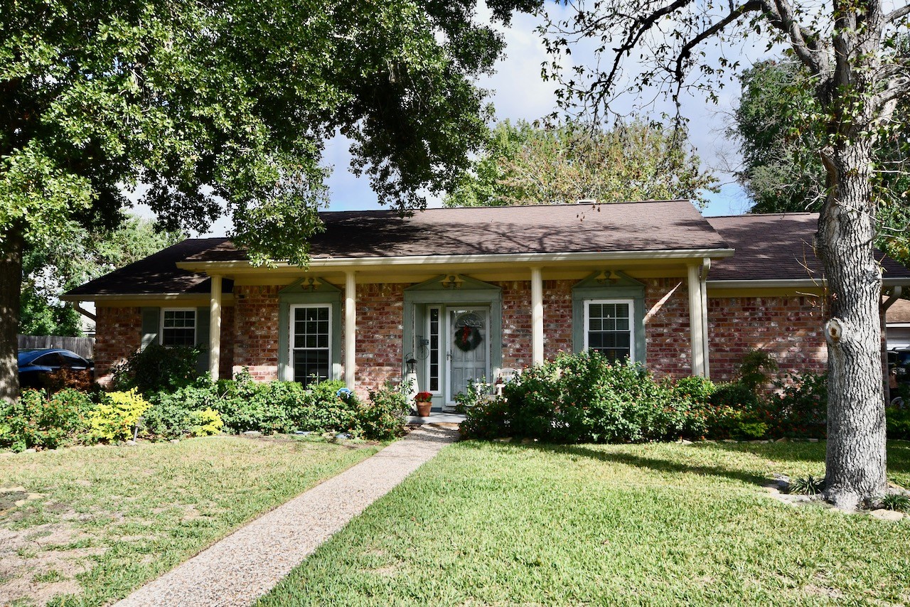13814 Vinehill Drive Sugar Land TX 77498