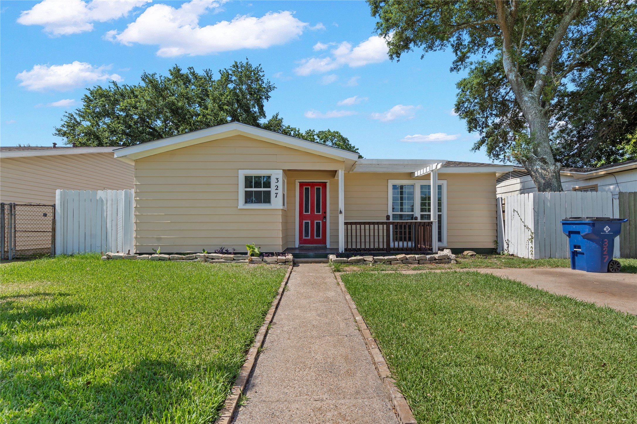 327 14th Avenue N Texas City TX 77590
