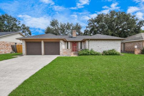 7214 Leaning Oak Drive Houston TX 77088