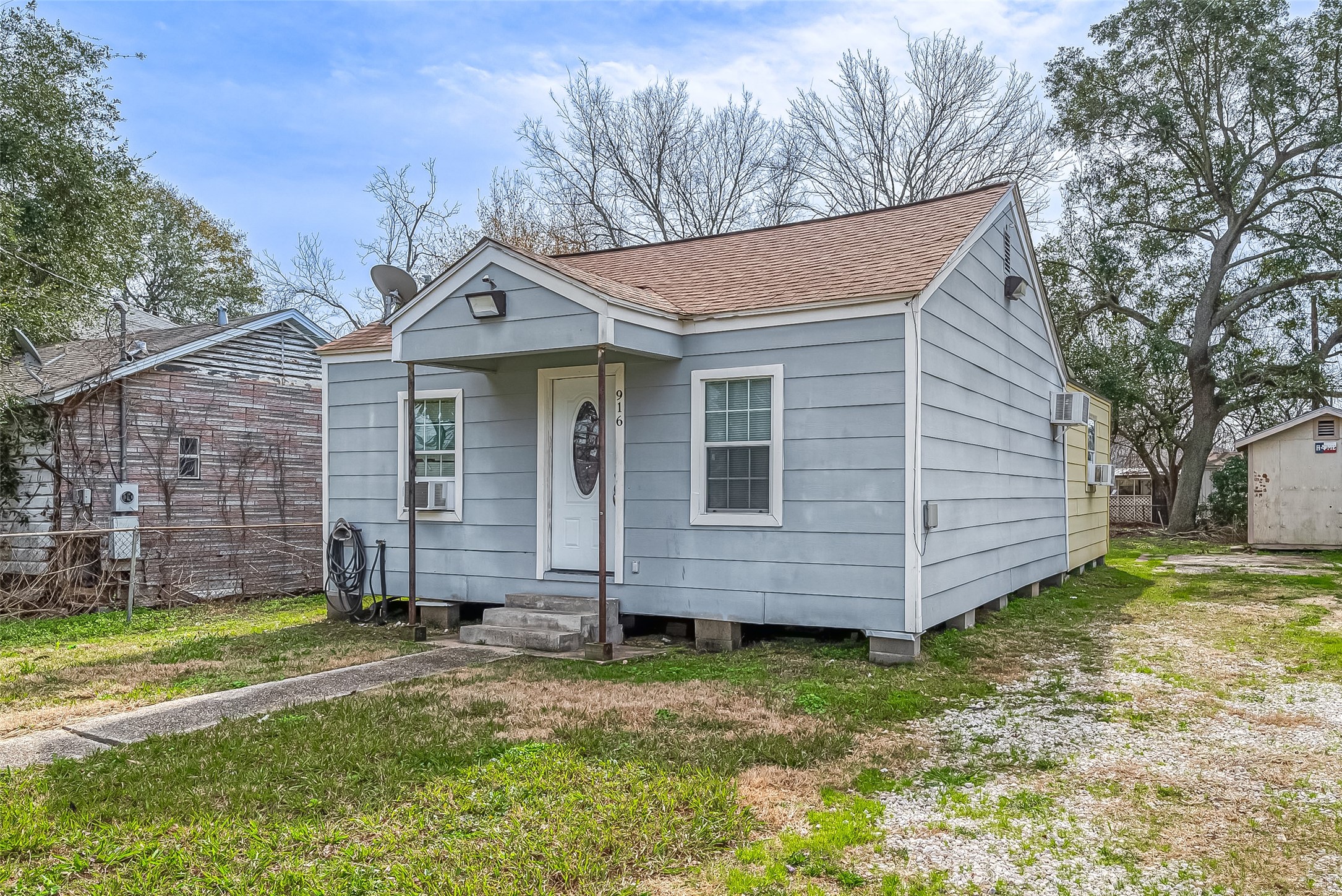 916 Bonnie Street South Houston TX 77587