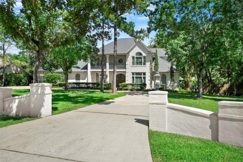 911 Pine Hollow Drive Friendswood TX 77546
