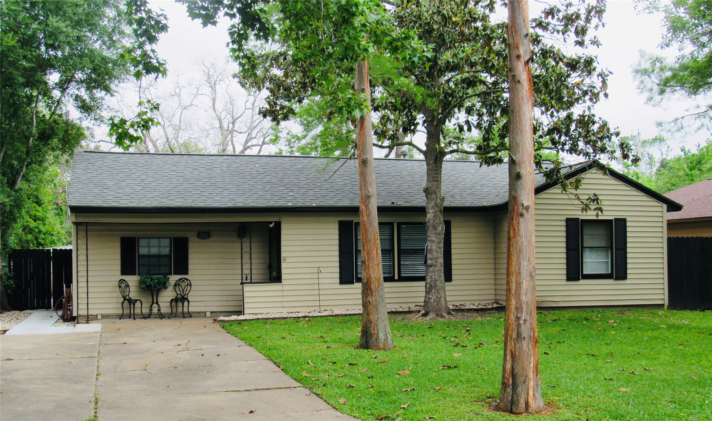 921 Southampton Street Angleton TX 77515