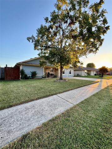 1310 Sudbury Drive Pasadena TX 77504