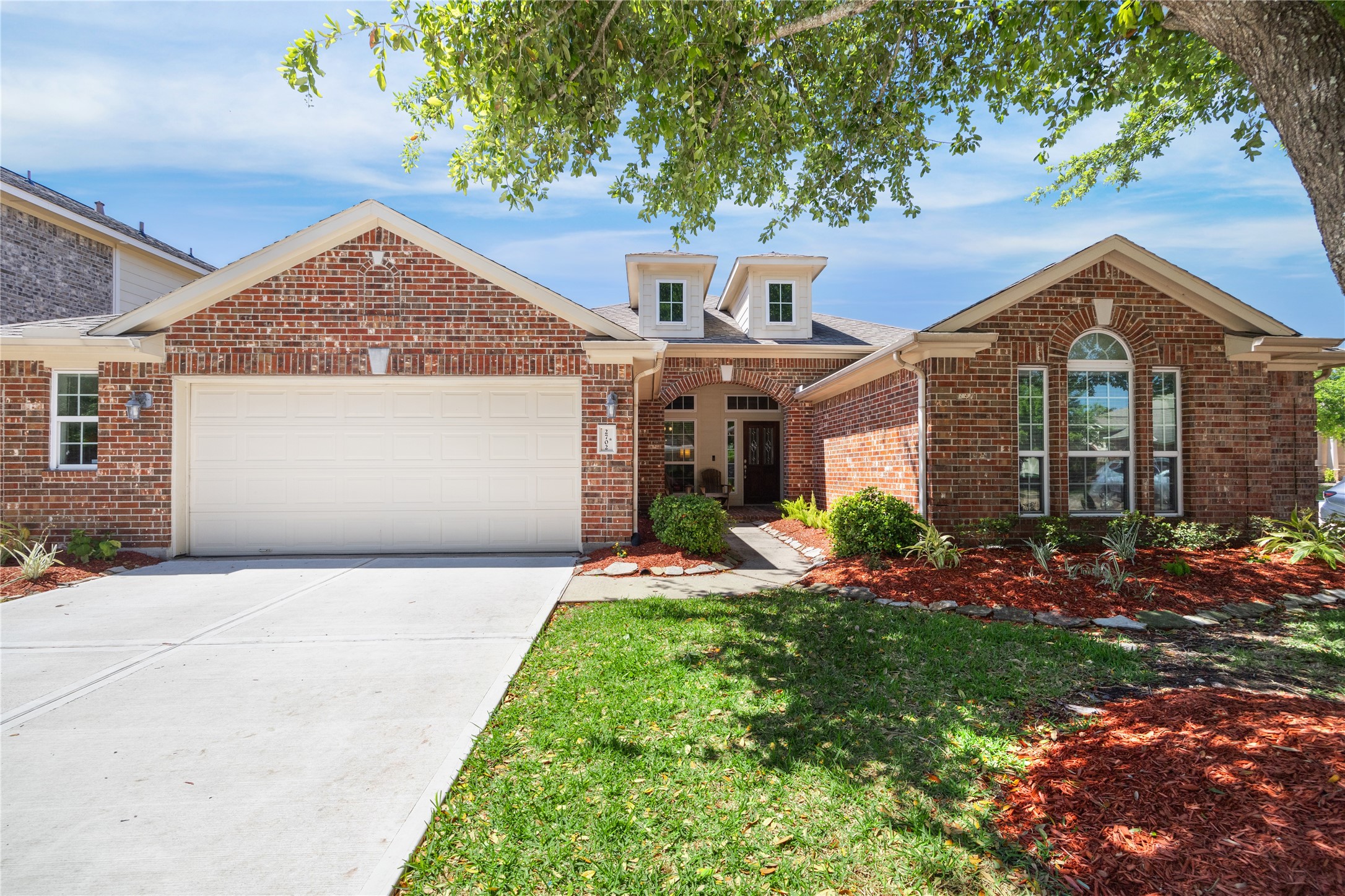 2702 Barons Cove Court Pearland TX 77584