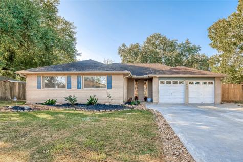 808 Camelot Lane Friendswood TX 77546