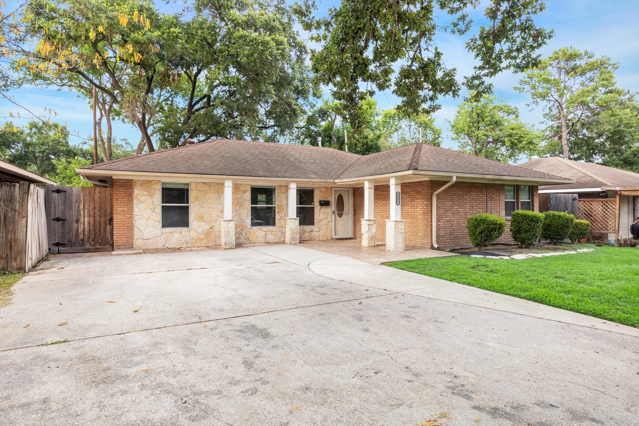 4606 De Lange Lane Houston TX 77092