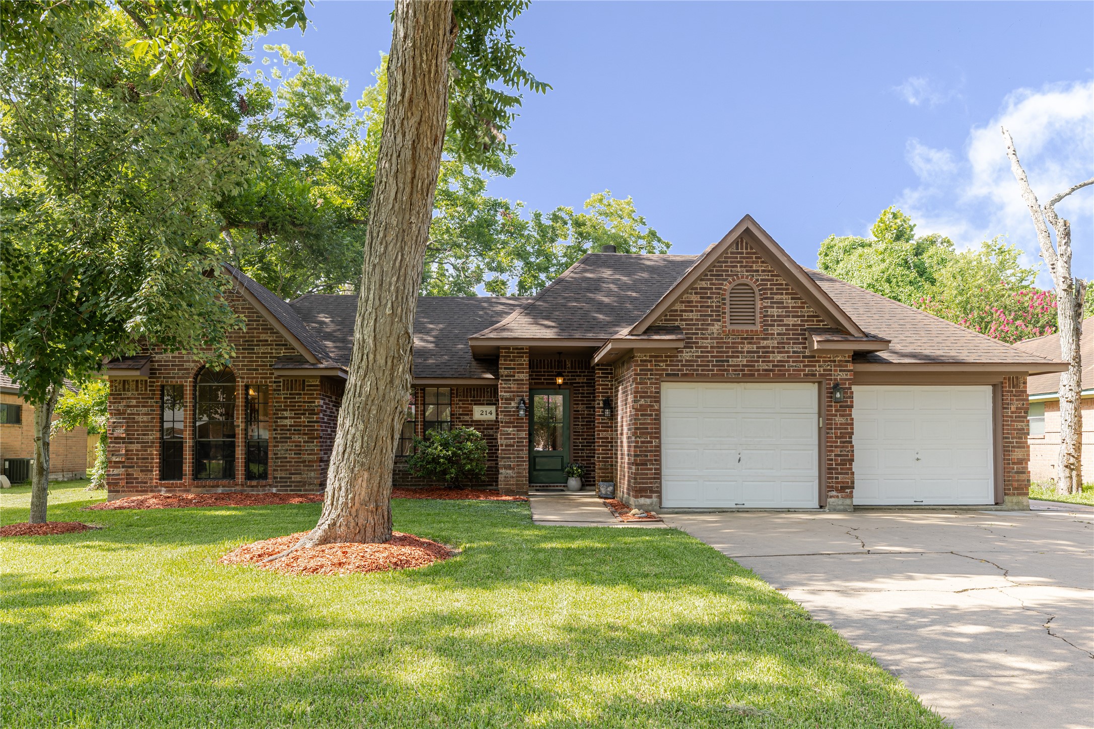 214 Balsam Street Lake Jackson TX 77566