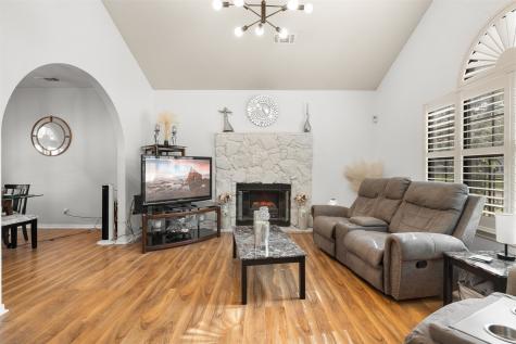 104 N Hickory Lane Columbus TX 78934