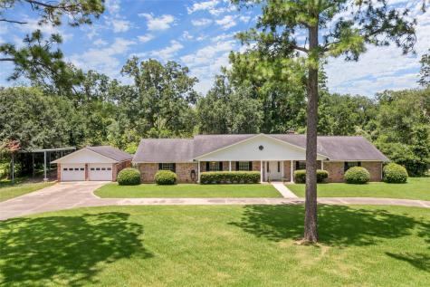 300 Westwood Road Angleton TX 77515