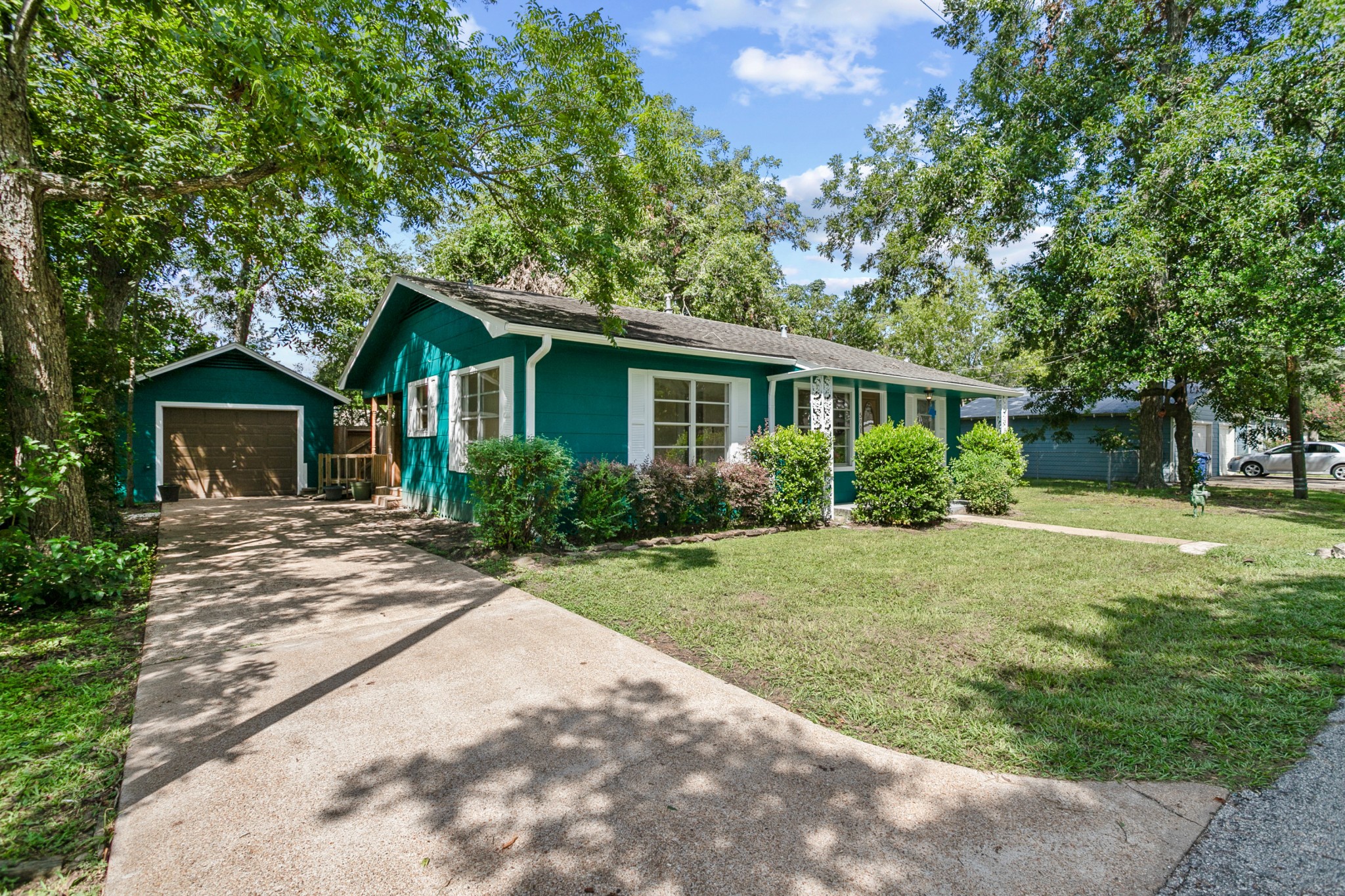 506 S Oak Street Tomball TX 77375