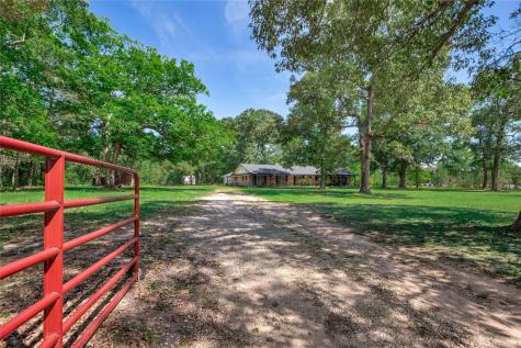 206 N Duck Creek Road Cleveland TX 77328