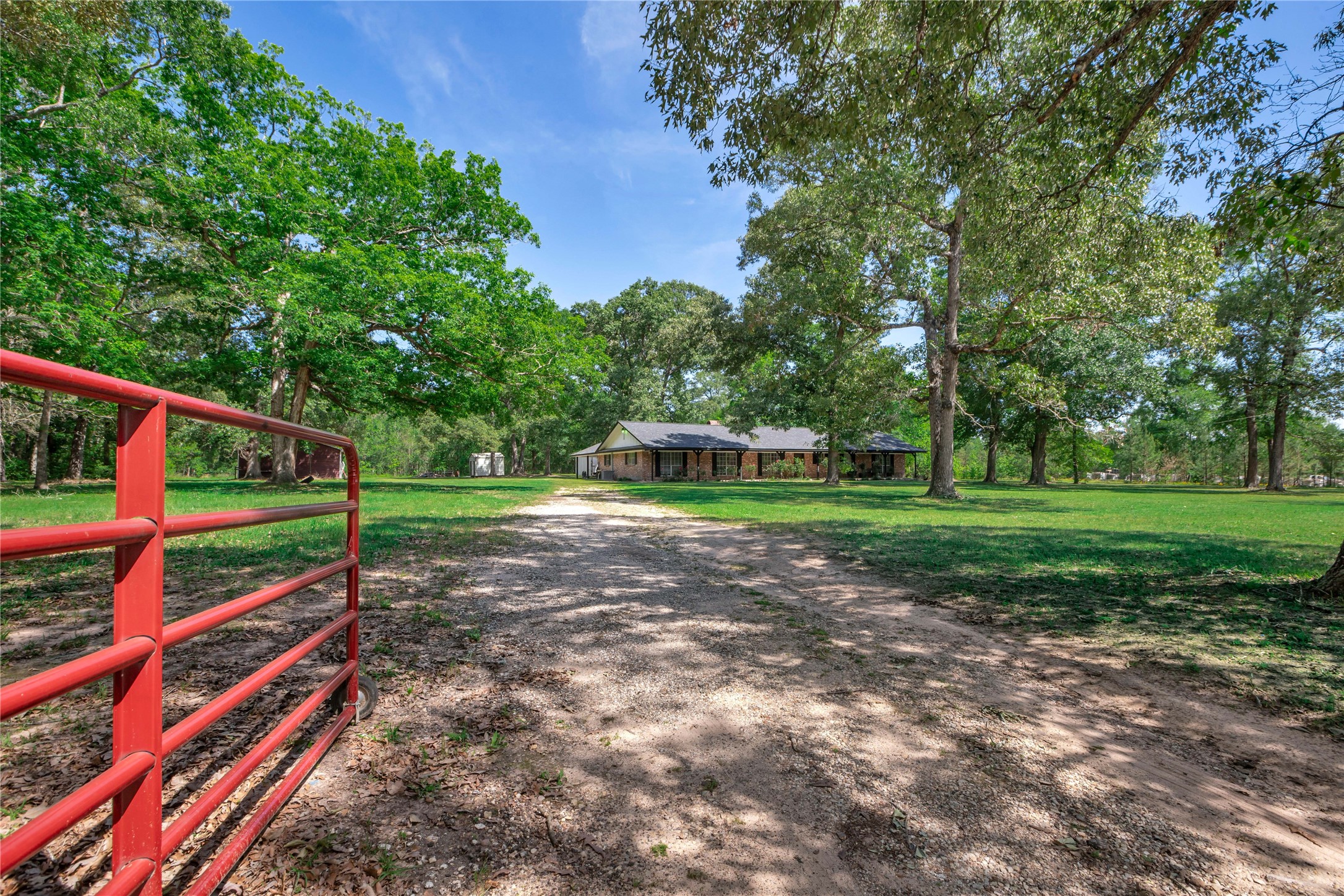 206 N Duck Creek Road Cleveland TX 77328