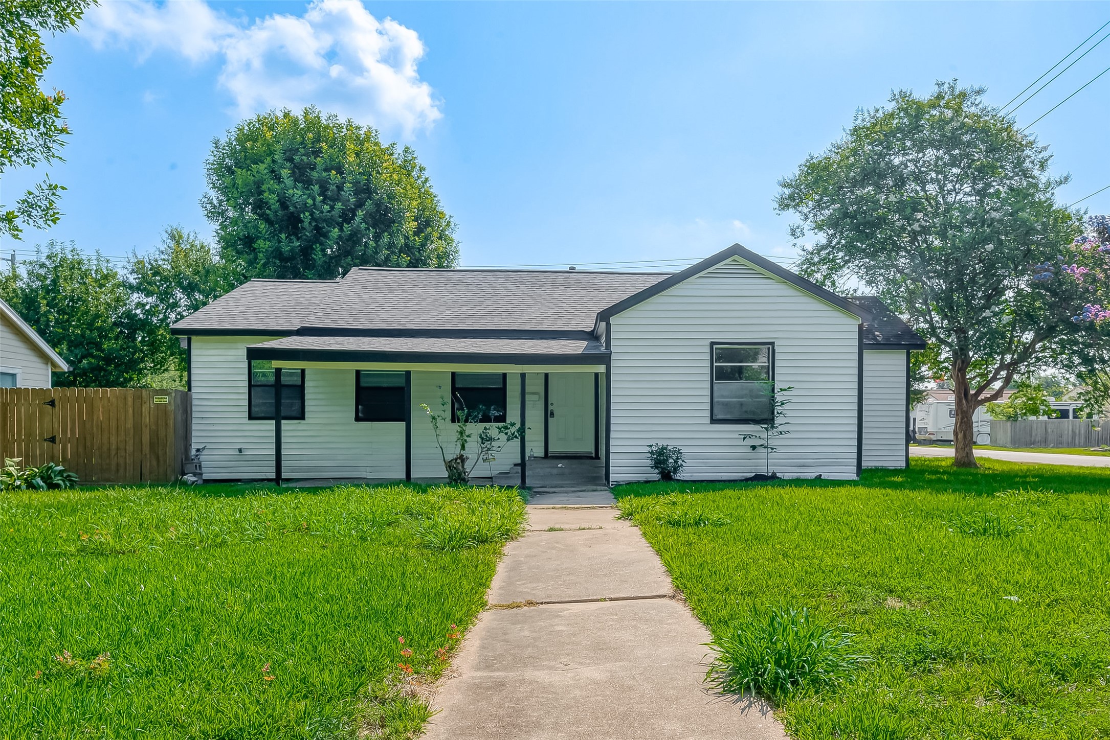 325 S Iowa Street La Porte TX 77571