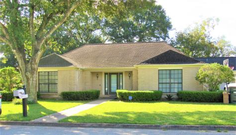 809 China Street El Campo TX 77437