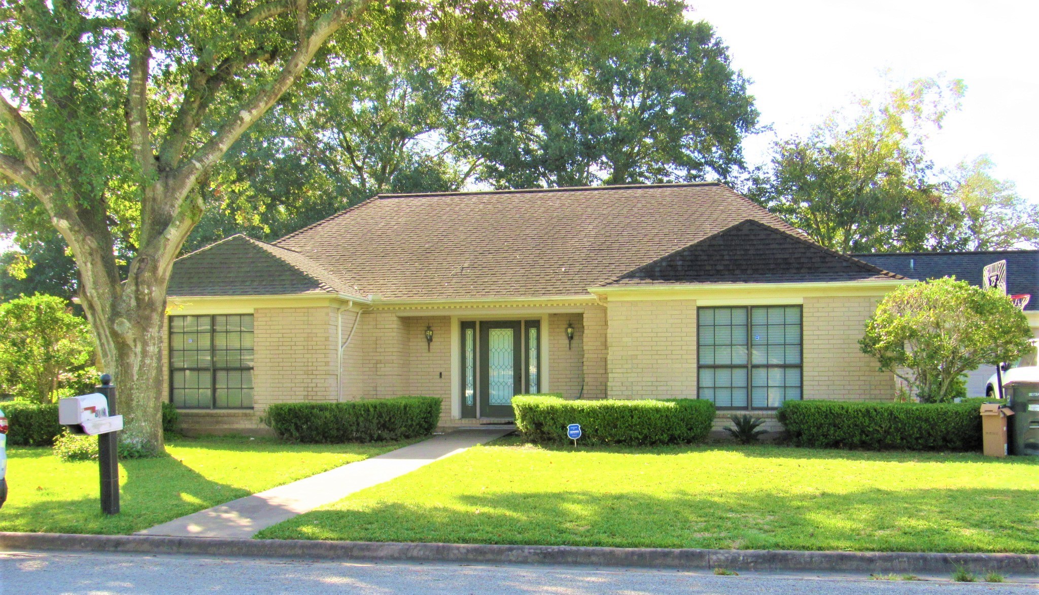 809 China Street El Campo TX 77437