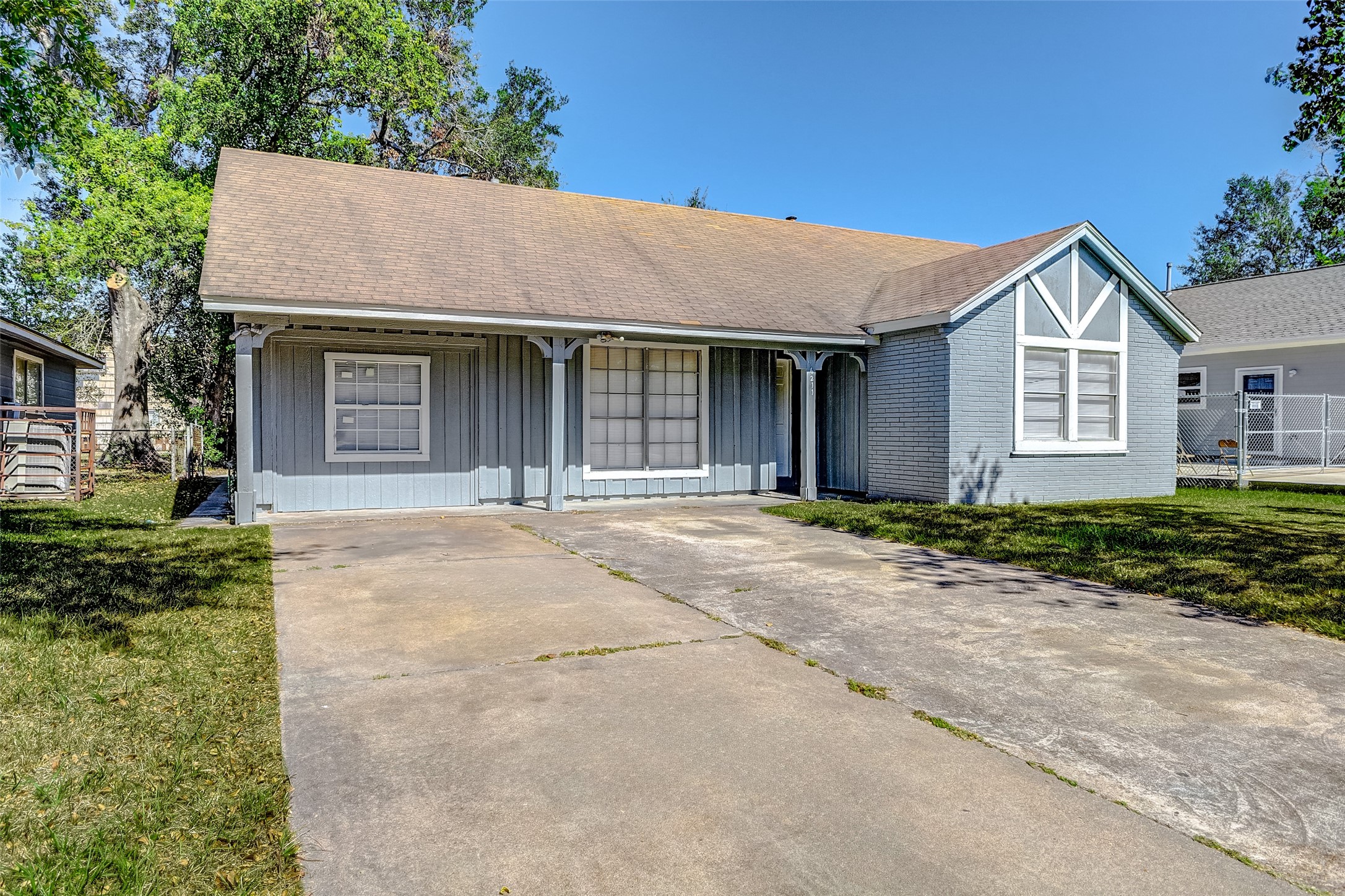 6211 Moss Oaks Drive Houston TX 77050
