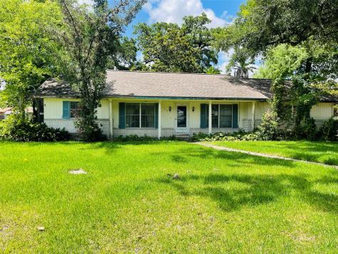 104 Chestnut Street Lake Jackson TX 77566