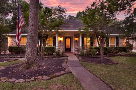 2030 Willow Point Drive Kingwood TX 77339