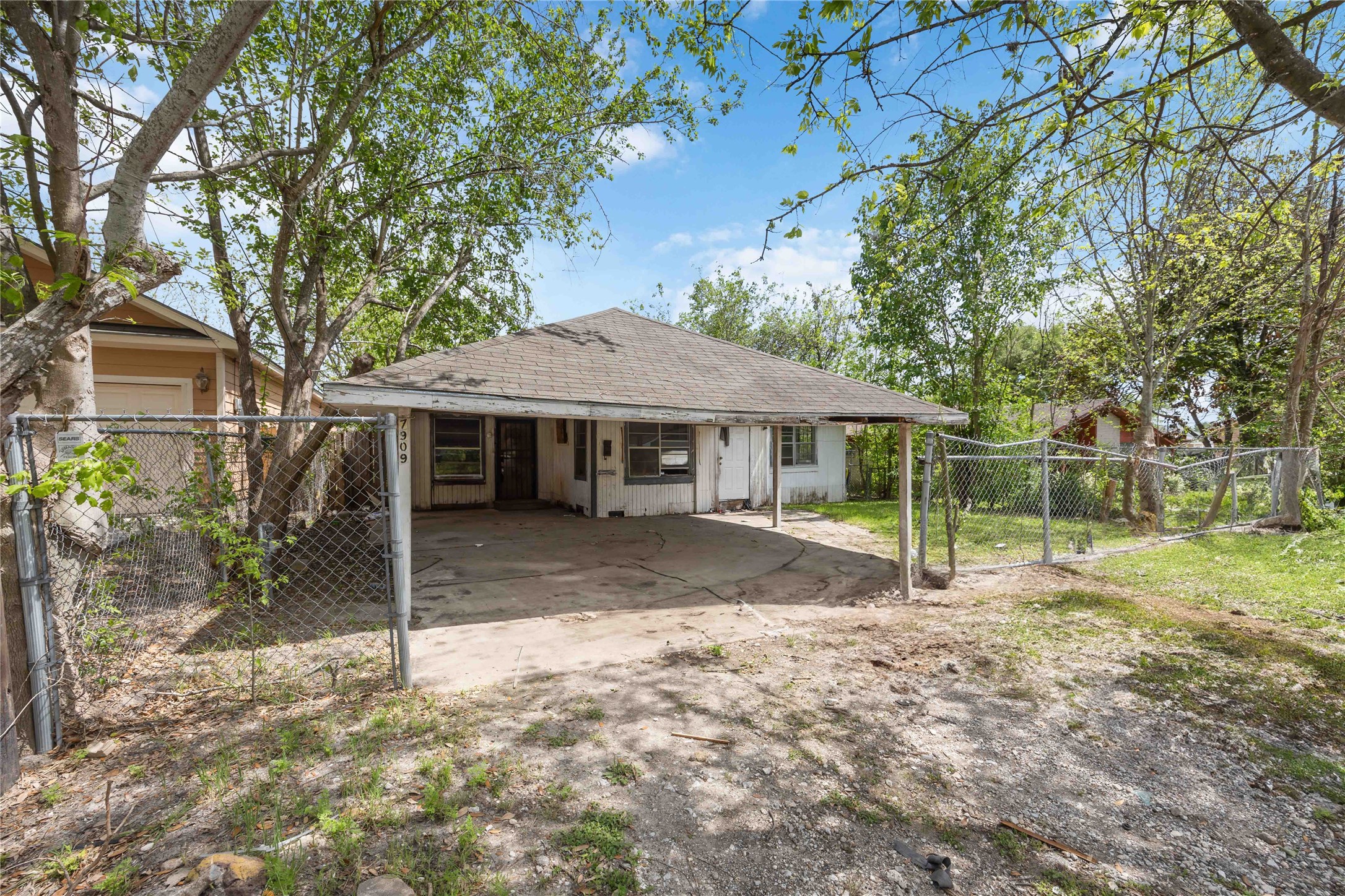 7909 Fountain Street Houston TX 77051