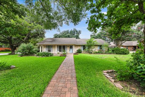 1003 Bluebonnet Street Katy TX 77493