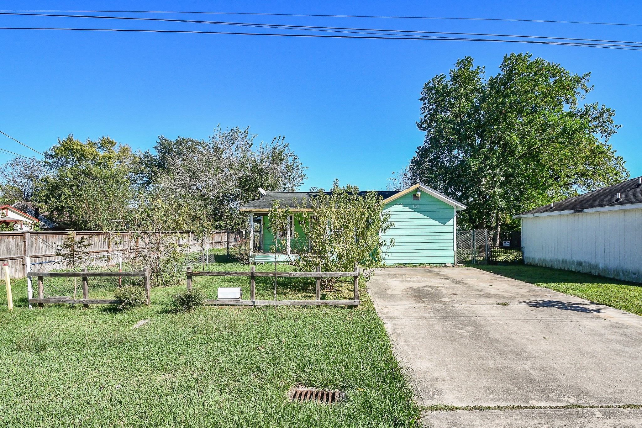 707 11th Street South Houston TX 77587