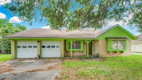 130 Tamarisk Trail Lake Jackson TX 77566