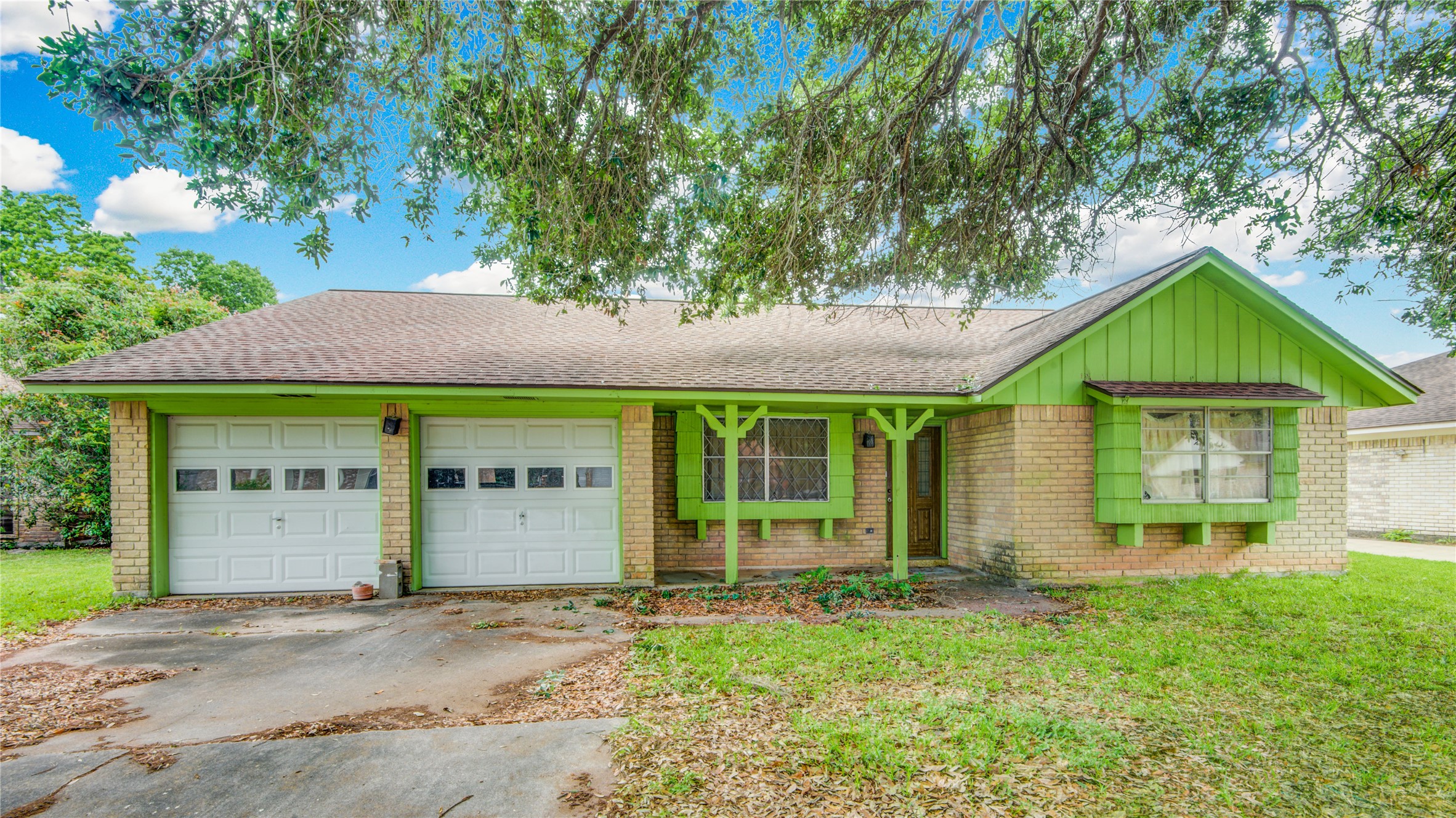 130 Tamarisk Trail Lake Jackson TX 77566