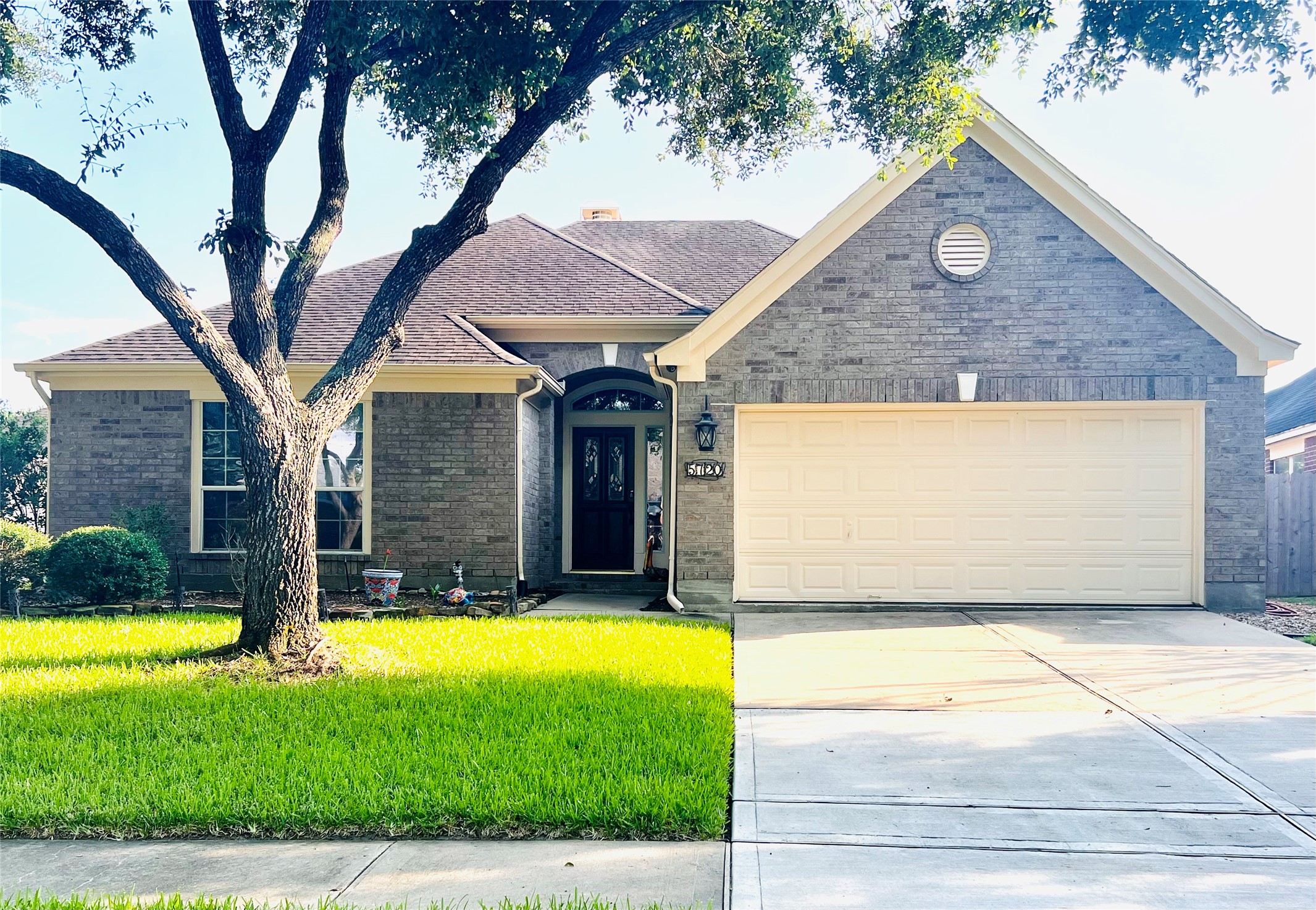 5720 Shady Hollow Court Rosharon TX 77583