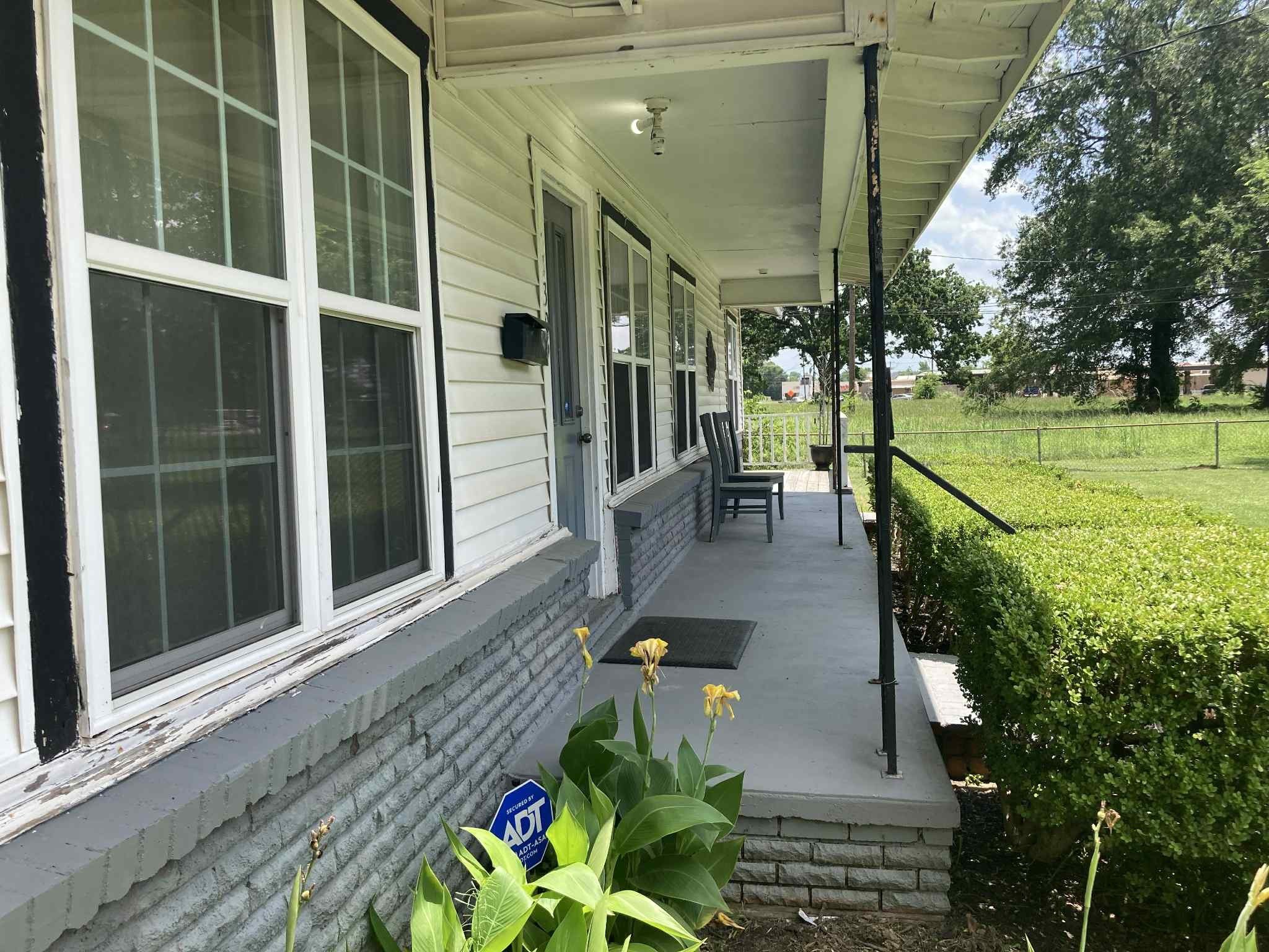 1305 E Goliad Avenue Crockett TX 75835
