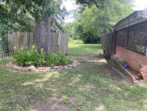 1305 E Goliad Avenue Crockett TX 75835